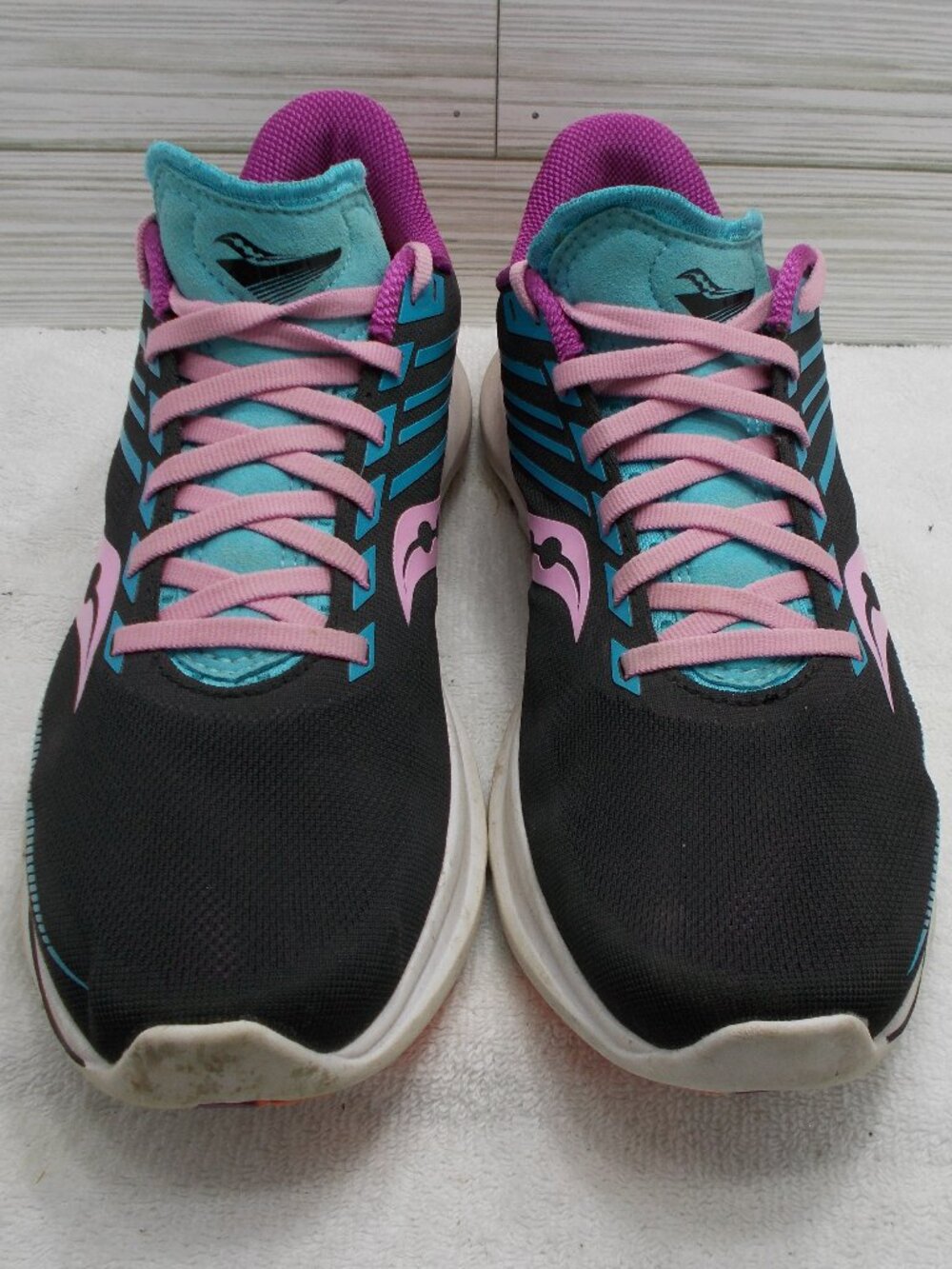 Saucony Kinvara 12 S10619-25 Womens 9.5 Running Shoes - Picture 2 of 5